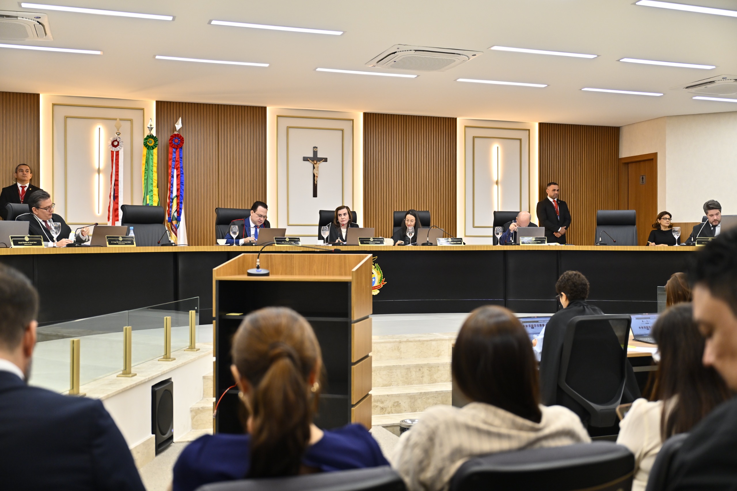 TCE-AM aposta em plenário virtual e acelera julgamento de processos