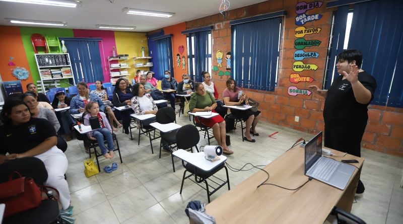 Beneficiários do Prosamin+ iniciam curso de Cuidador de Idosos no Elo Liberdade
