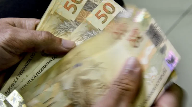 Caixa começa a pagar Bolsa Família de maio para 19 milhões de famílias