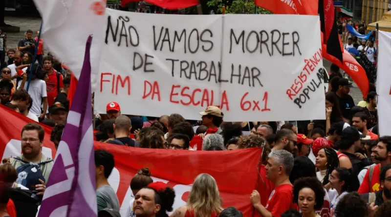 Fim da escala 6x1 avança com jornada de 40 horas