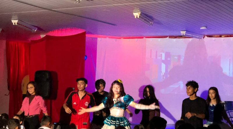 Maio Laranja: Teatro em escola de Manaus alerta sobre abuso infantil