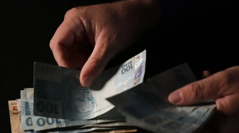 Redução da jornada de trabalho pode gerar custo de R$ 48,4 bilhões aos municípios