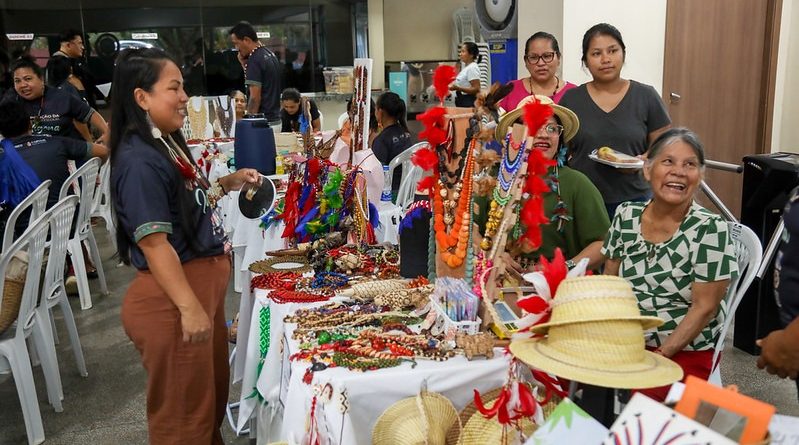 Manaus valoriza educação indígena com exposição cultural
