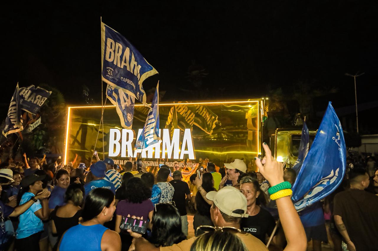 Brahma entrega caminhão dourado ao Caprichoso e celebra cultura amazônica