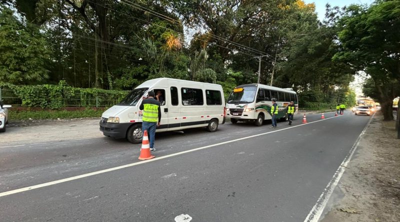 Transporte clandestino é fiscalizado na zona Leste