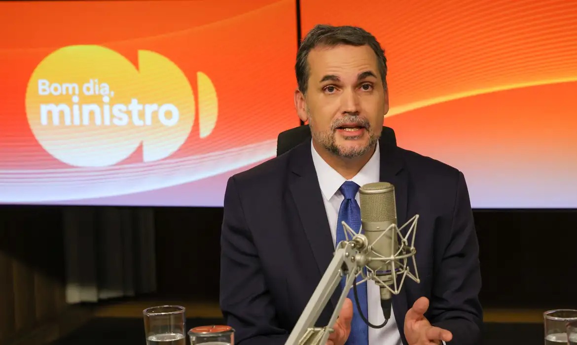 Receita do petróleo reduz pressão nos combustíveis