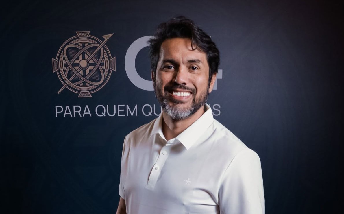Jack Serafim debate cenário político e Eleições 2026 no Canal Holofote Play