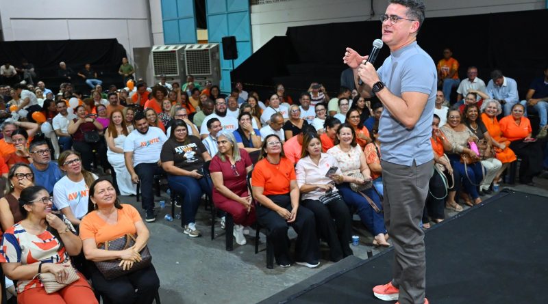 David Almeida reúne profissionais para discutir saúde no Amazonas