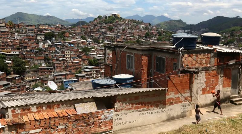 48% dos filhos de famílias pobres permanecem na mesma faixa de renda
