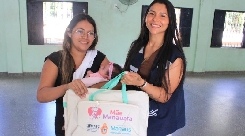 Semasc entrega kits para gestantes em Manaus