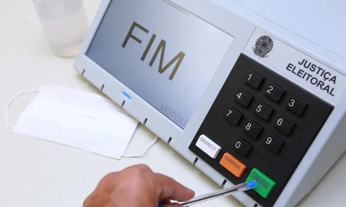 Quem pode votar em trânsito nas eleições de 2026? Veja as regras do TSE