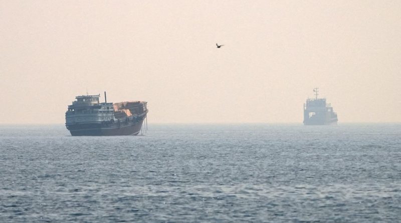 EUA mantêm bloqueio contra embarcações iranianas