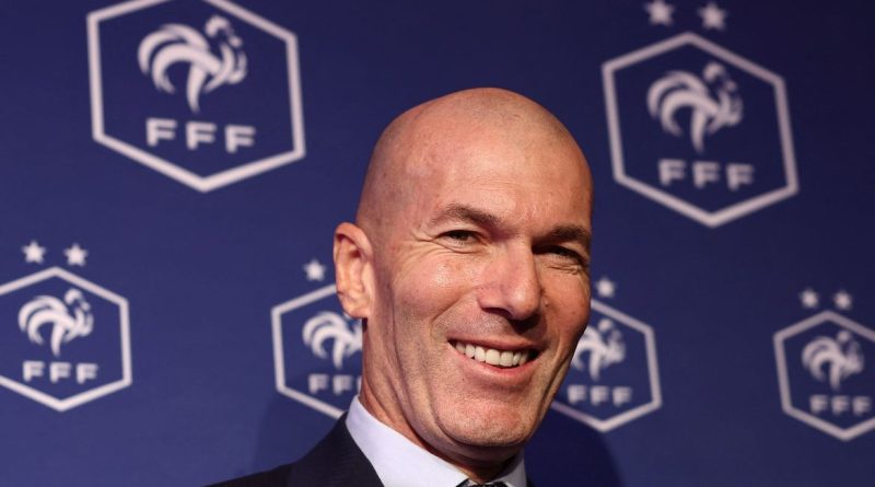 Zidane volta ao futebol como técnico da França