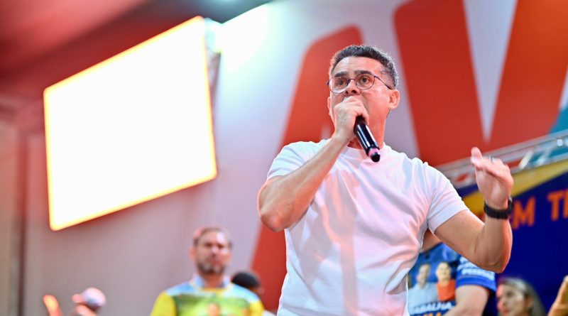 Plano de David Almeida busca reduzir tempo de espera na saúde