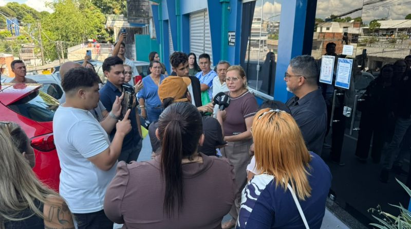 Protesto de servidores na AADESAM repercute nas redes sociais