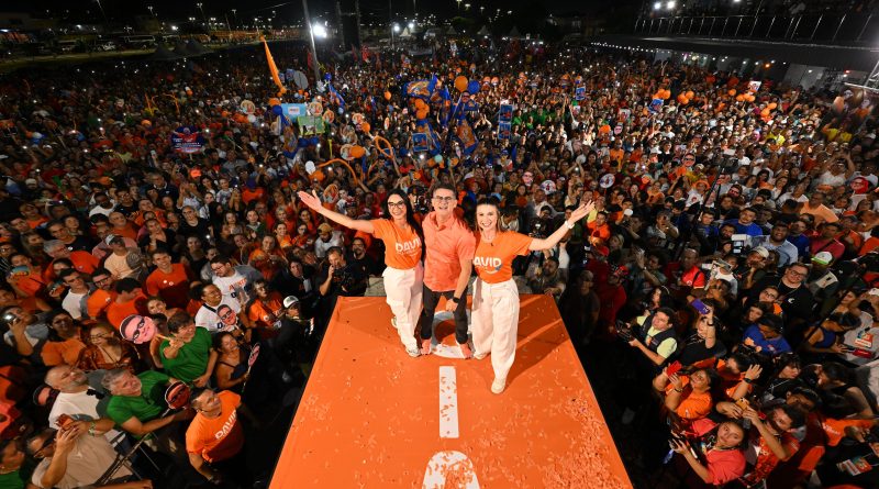 Dra. Shádia é apresentada como vice de David Almeida no Amazonas
