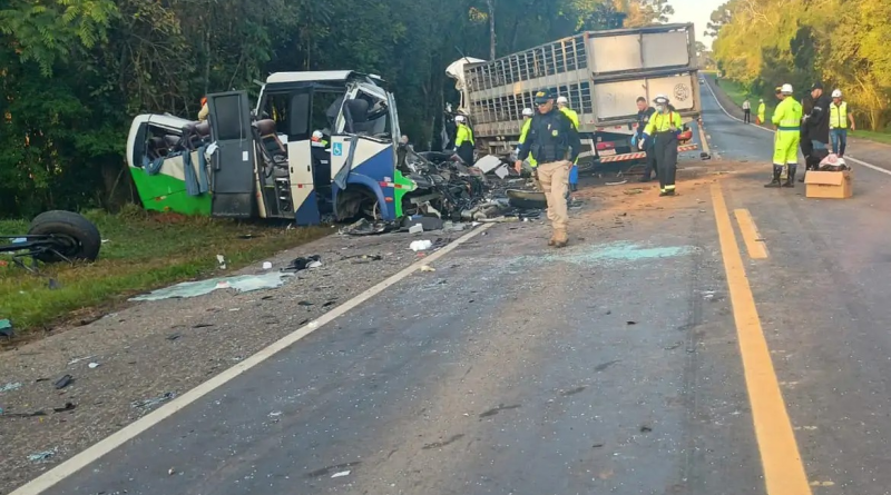Carreta teria invadido pista antes de acidente fatal