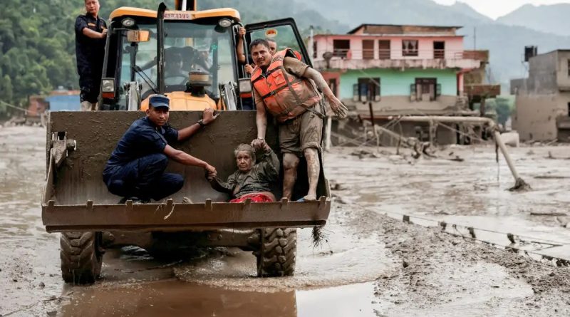 Mais de 300 turistas desaparecidos no Nepal após cheias