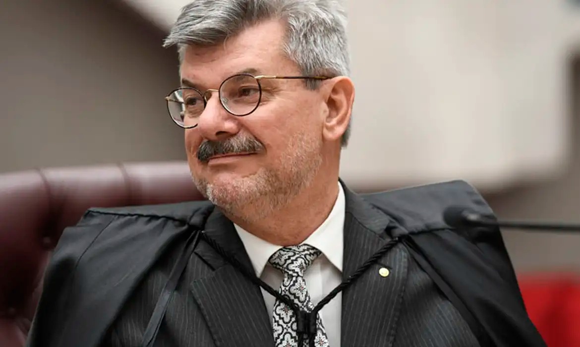 Defesa de ministro do STJ nega acusações e contesta pedido da PGR