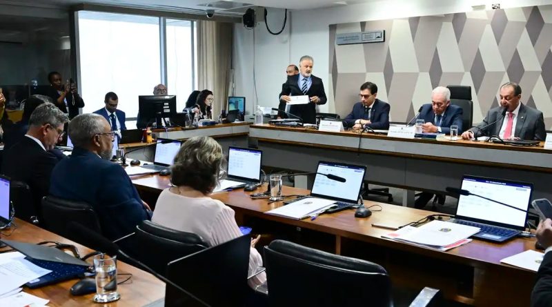 Senado avança com PEC que prevê fim da escala 6x1