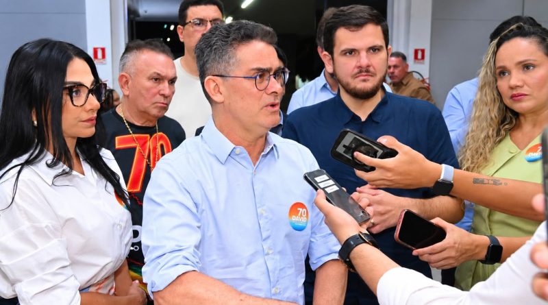David Almeida chega ao último debate na Rede Amazônica