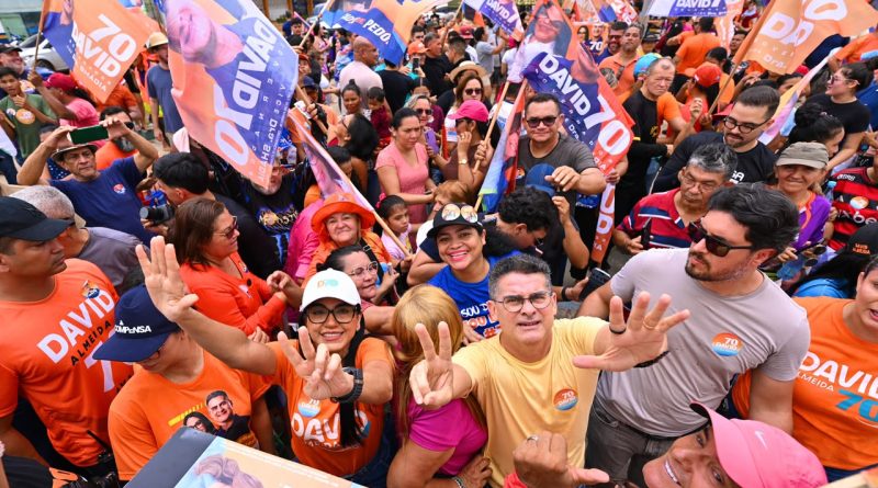 David Almeida inicia reta final da campanha com carreata em Iranduba