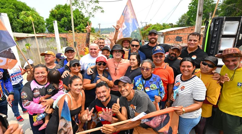 David Almeida visita obras contra erosões no Nova Cidade