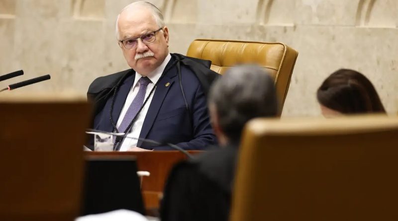 Ex-ministros divulgam carta de apoio a Edson Fachin e defendem reformas no STF