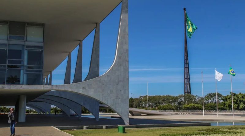 Prefeitos apresentam propostas aos presidenciáveis para 2027