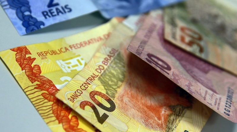 Juros para famílias sobem a 61,7% ao ano em agosto
