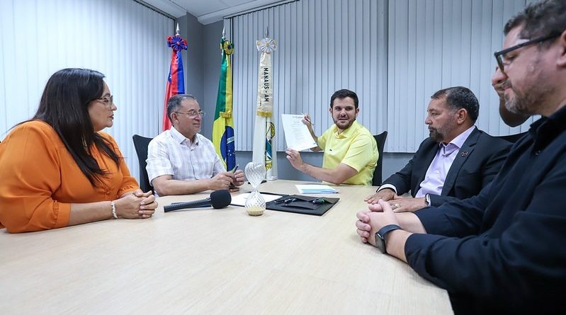Manaus aumenta auxílio-moradia do Mais Médicos em 108%