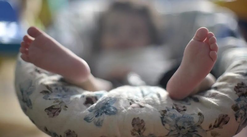 STF iguala licença-maternidade e licença-adotante