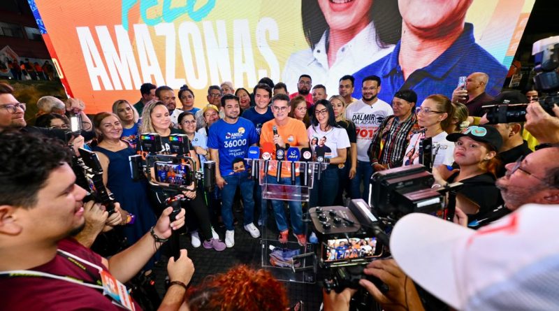 David Almeida encerra comícios com ato na Cidade Nova