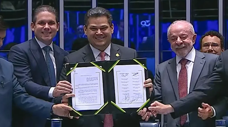 Brasília (DF), 16/10/2026 -Congresso promulga emendas sobre fim da jornada 6x1 e aposentadoria de agentes de saúde. Frame TV Senado