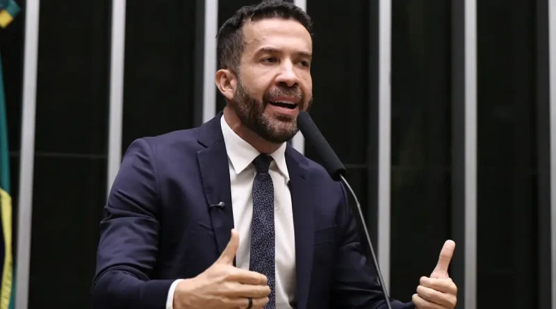 Brasília (DF), 15/04/2026 - Deputado André Janones. Foto: Kayo Magalhães/Câmara dos Deputados