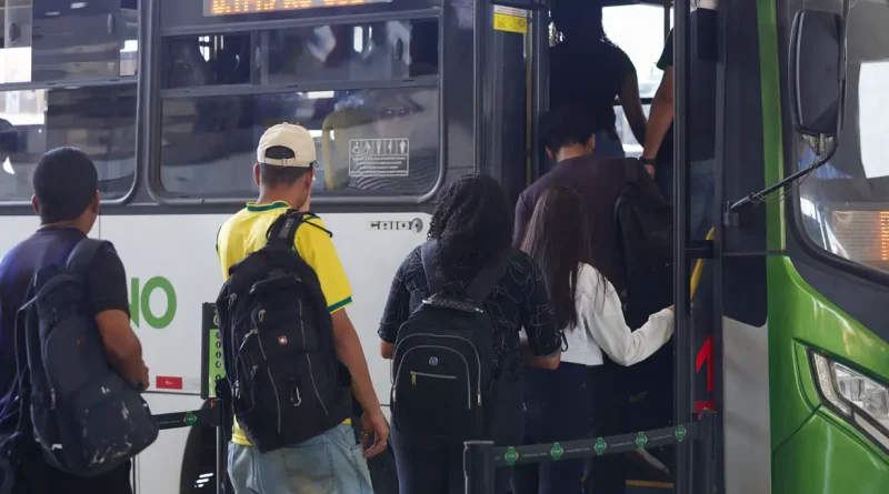 Brasília (DF) 05/08/2026 - Filas de passageiros e ônibus na Rodoviária do Plano Piloto de Brasília. Foto: Fabio Rodrigues-Pozzebom/ Agência Brasil