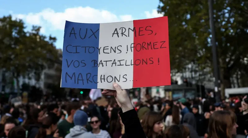Dia nacional de protestos estudantis na França 8 de outubro de 2026 REUTERS/Abdul Saboor