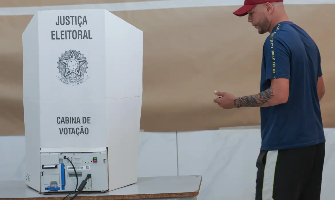Antes da urna, papel e caneta: prepare sua colinha para votar