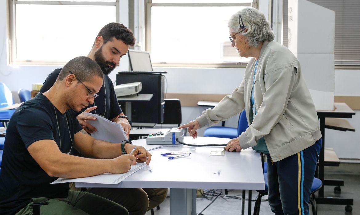 Confira horário de votação neste domingo, segundo turno das eleições