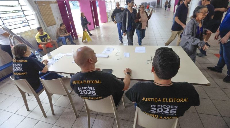 São Paulo (SP), 25/10/2026 – Eleitores votam na EMEF Celso Ribeiro Leite Filho, no bairro da Bela Vista, durante o segundo turno das Eleições 2026. Foto: Paulo Pinto/Agência Brasil