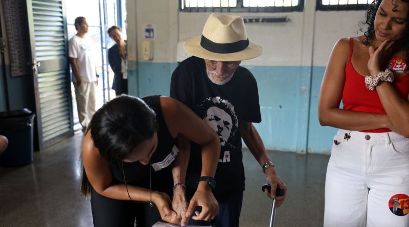 Brasília (DF), 25/10/2026 - Eleitores em dia de votação das Eleições 2026, na Escola Classe 01 do Varjão. Foto: Valter Campanato/Agência Brasil