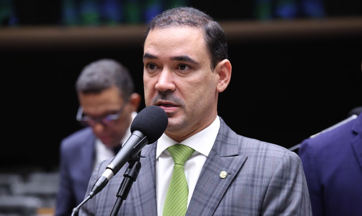 Vicentinho Júnior é eleito governador do estado do Tocantins