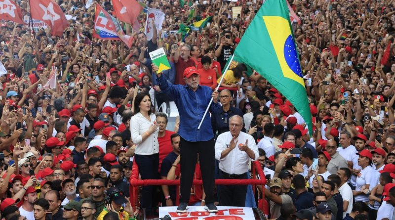 São Paulo (SP), 24/10/2026 - Presidente Lula encerra campanha das Eleições 2026 com caminhada na avenida Paulista. Foto: Paulo Pinto/Agencia Brasil