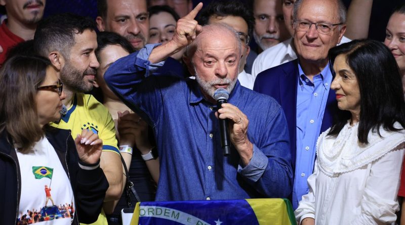 São Paulo (SP), 25/10/2026 - Presidente Luiz Inácio Lula da Silva discursa após vitória nas eleições 2026, no hotel Intercontinental. Foto: Paulo Pinto/Agencia Brasil