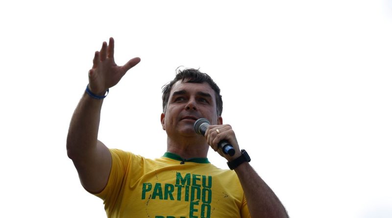 Rio de Janeiro (RJ), 16/08/2026 – Lançamento da campanha do senador Flávio Bolsonaro, candidato à presidência da República, com vice Alfredo Gaspar, em comício do Partido Liberal (PL) na praia de Copacabana. Foto: Fernando Frazão/Agência Brasil
