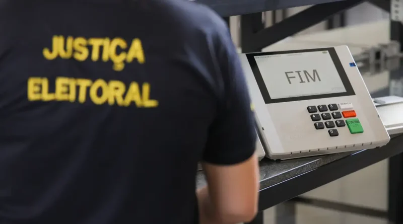 Brasília (DF)21/10//2026 TRE prepara as urnas eletrônicas para o 2º turno das eleições e faz demonstração de teste de integrigade do equipamento e de votação Foto: Fabio Rodrigues-Pozzebom/ Agência Brasil