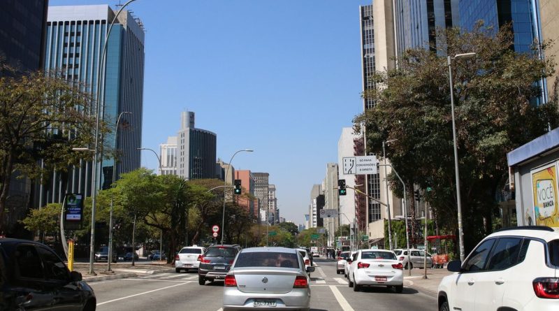 Trânsito da avenida Brigadeiro Faria Lima, em Pinheiros.